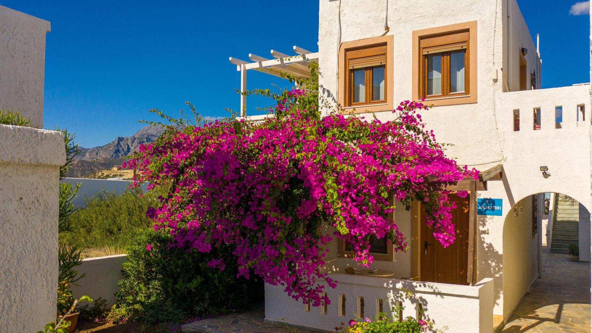 Akrotiri Apartments Makrýgialos Extérieur photo