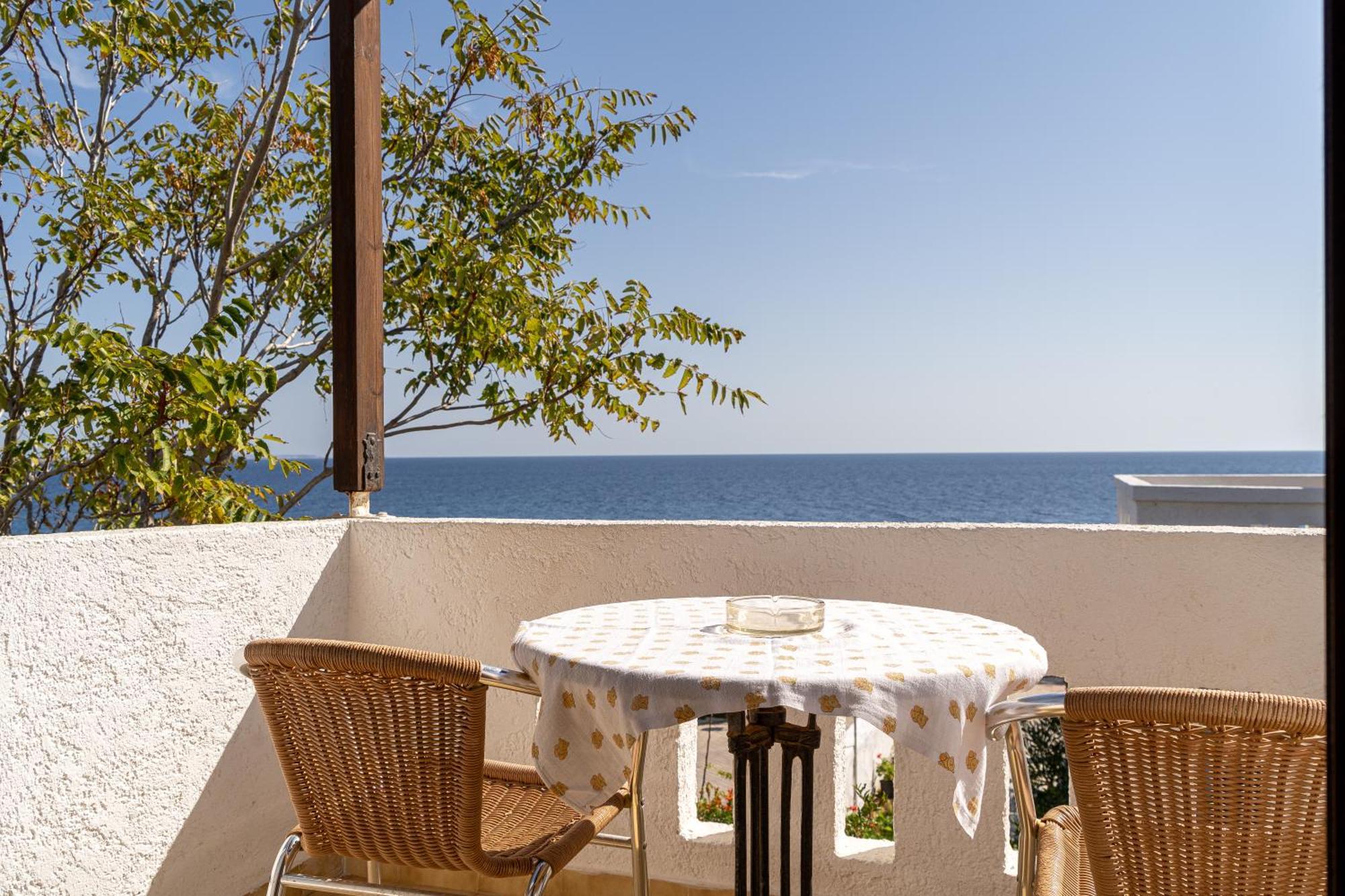 Akrotiri Apartments Makrýgialos Extérieur photo