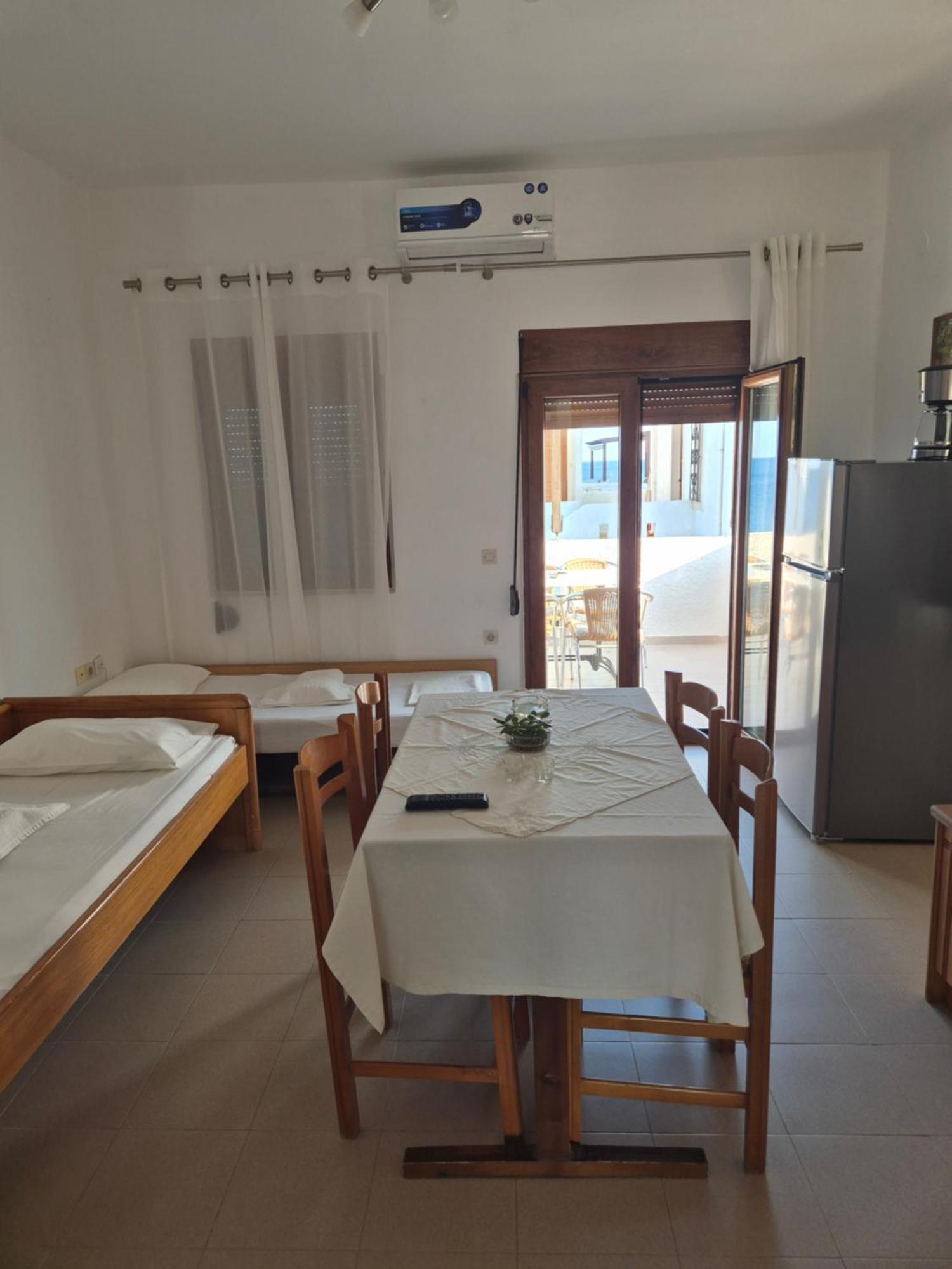 Akrotiri Apartments Makrýgialos Extérieur photo